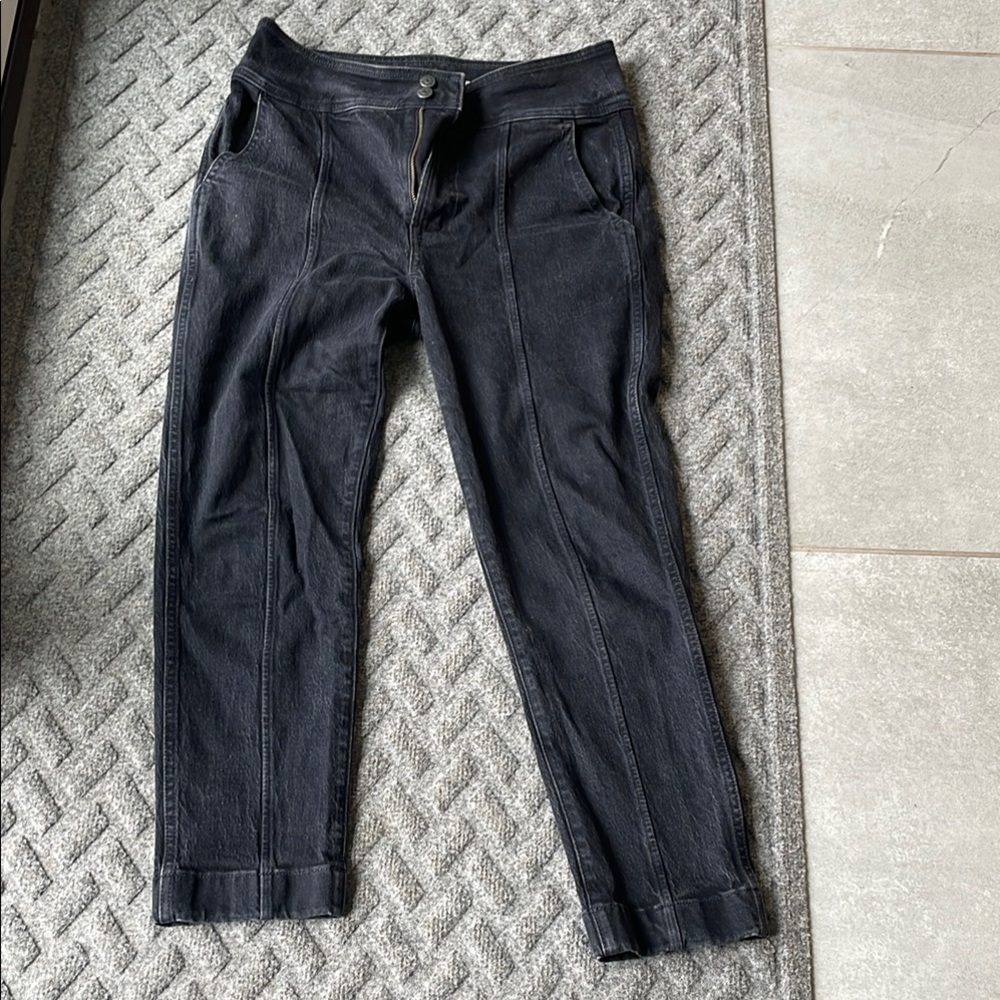 Madewell black tapered leg jeans